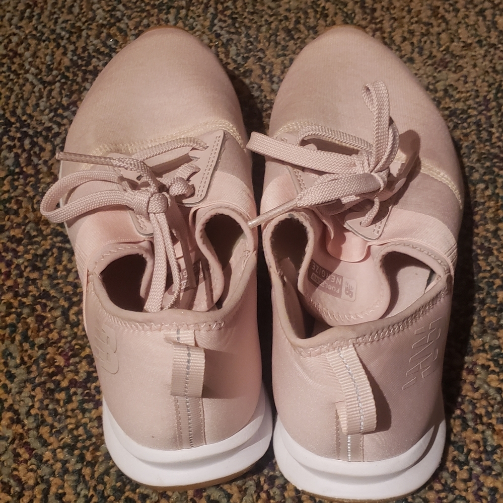 New Balance Tennis Shoes - Picture 2 of 4